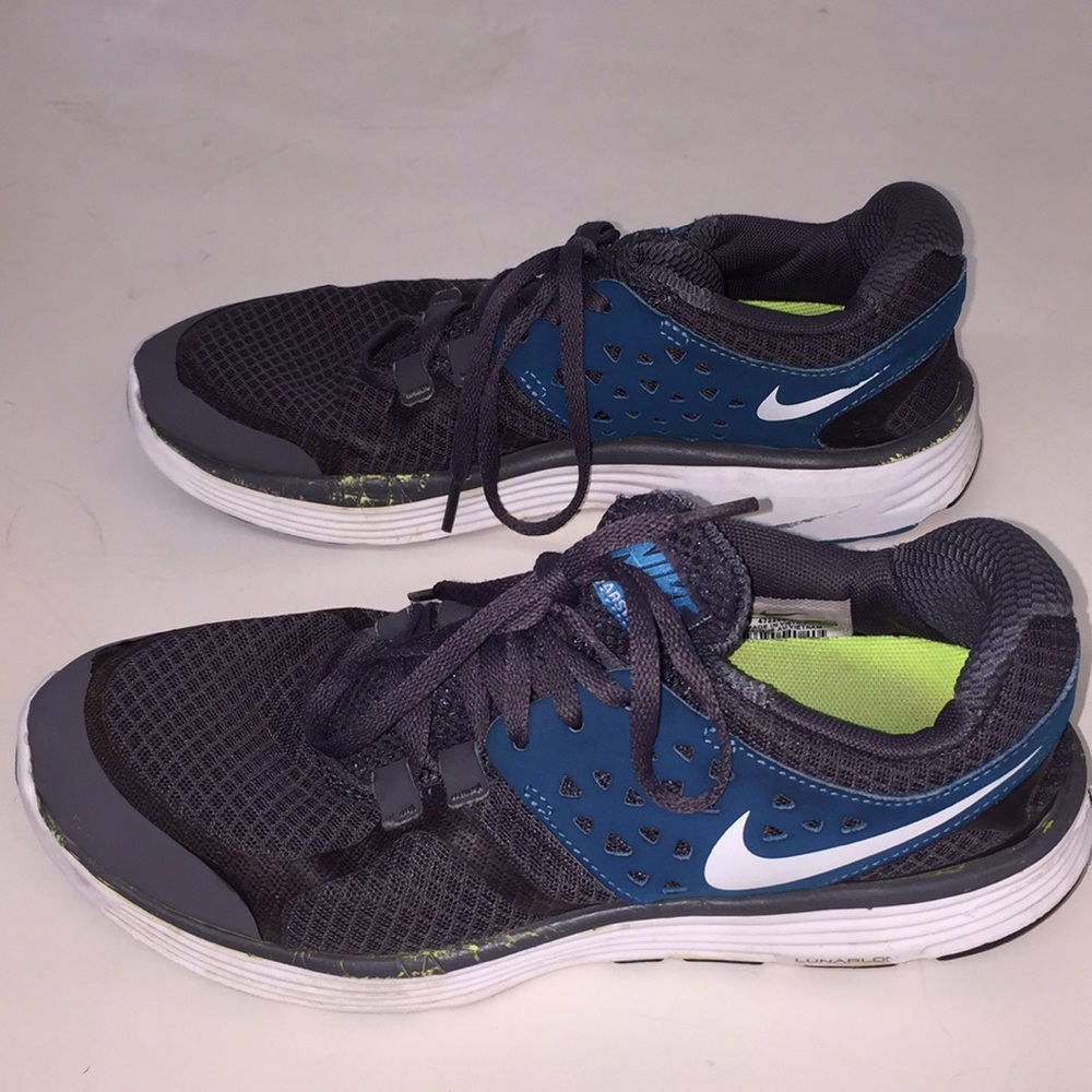 Women’s Nike Sneakers Size 7.5 turquoise and gray - Picture 3 of 8